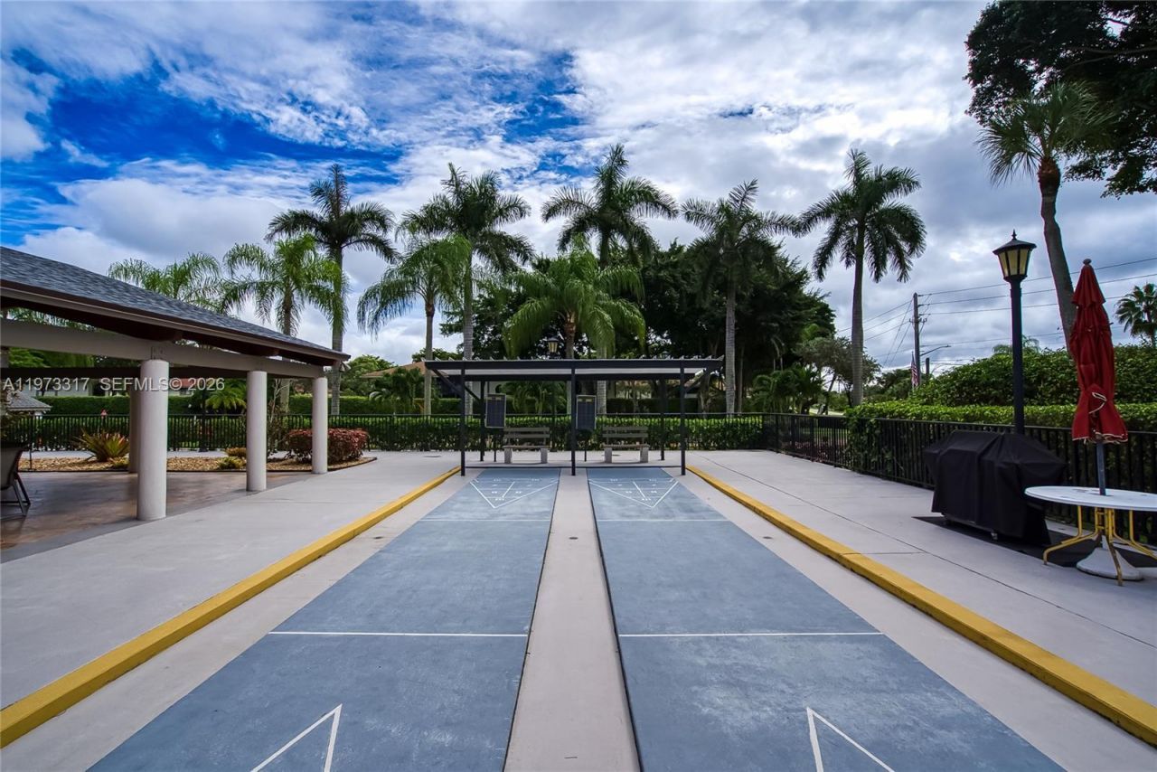 10715 W Clairmont Cir, Unit 212, Tamarac, FL 33321 Photo