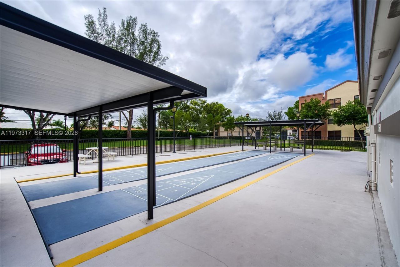 10715 W Clairmont Cir, Unit 212, Tamarac, FL 33321 Photo