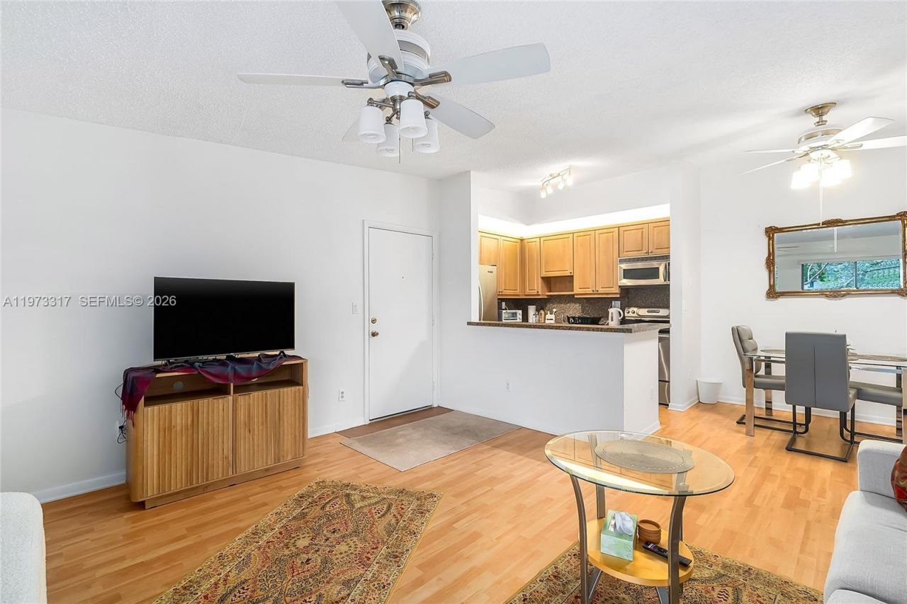 10715 W Clairmont Cir, Unit 212, Tamarac, FL 33321 Photo