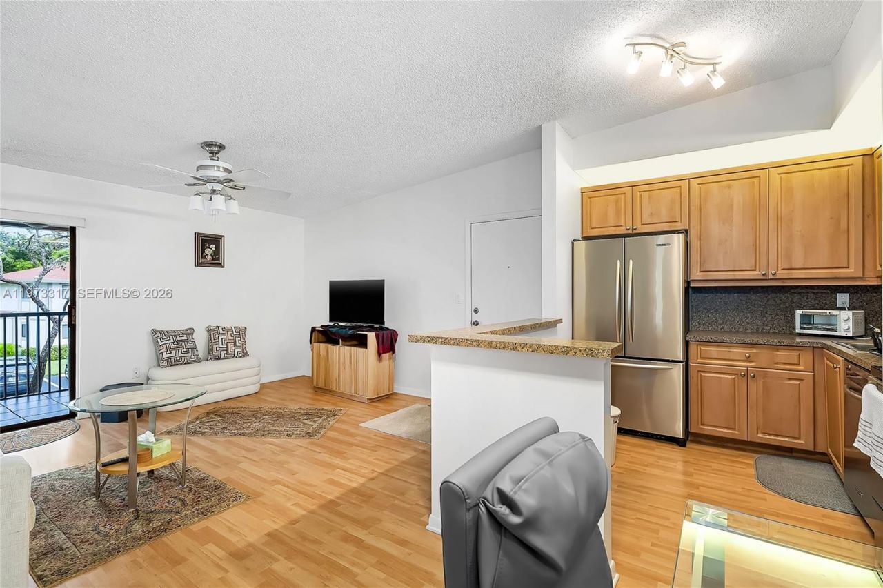 10715 W Clairmont Cir, Unit 212, Tamarac, FL 33321 Photo