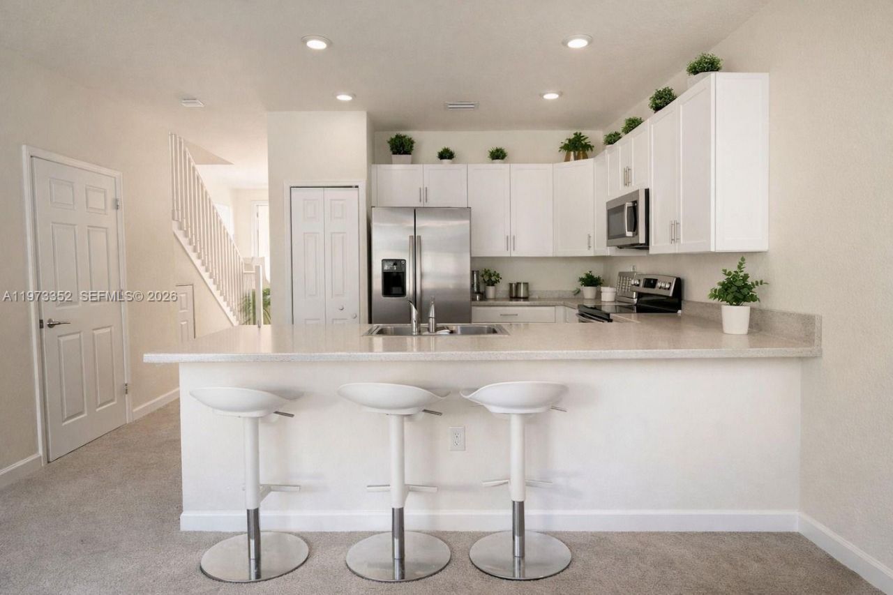 10711 W 32nd Ln, Unit 10711, Hialeah, FL 33018 Photo