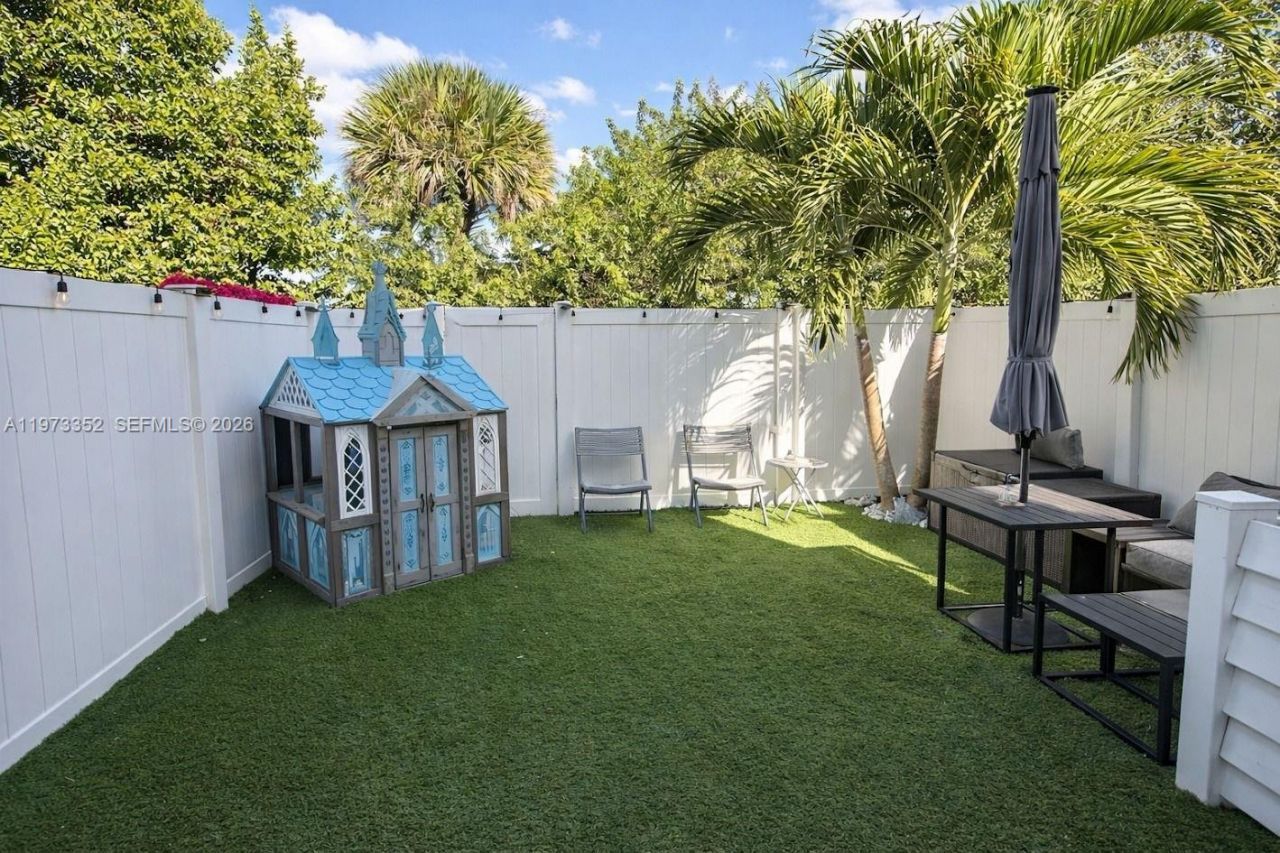 10711 W 32nd Ln, Unit 10711, Hialeah, FL 33018 Photo