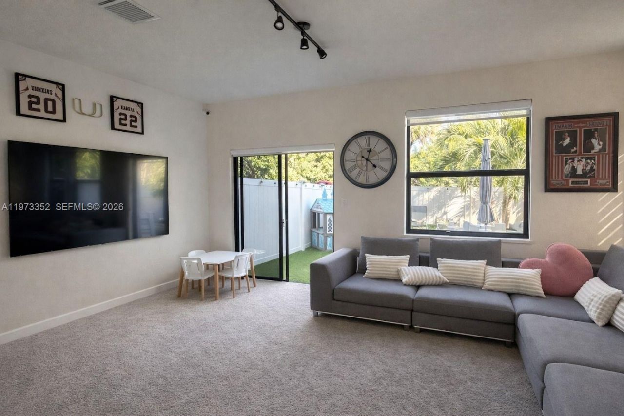 10711 W 32nd Ln, Unit 10711, Hialeah, FL 33018 Photo