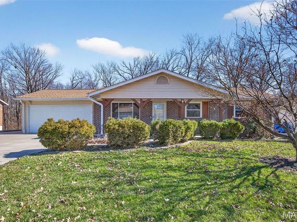 340 Woodbridge Drive, St Charles, MO 63303