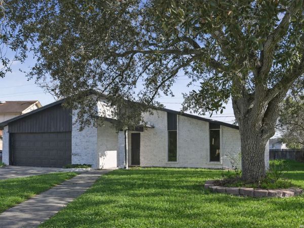 4110 Boros Dr, Corpus Christi, TX 78413