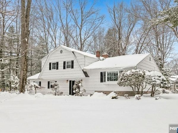 78 Woodmont Drive, WOODCLIFF LAKE, NJ 07677