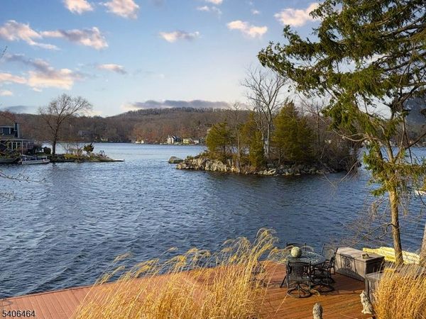 70 S Shore Rd, Byram, NJ 07821