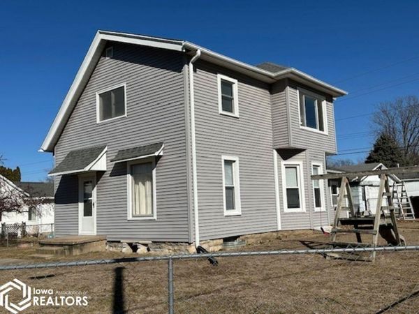 1632 S CENTRAL Street, Burlington, IA 52601