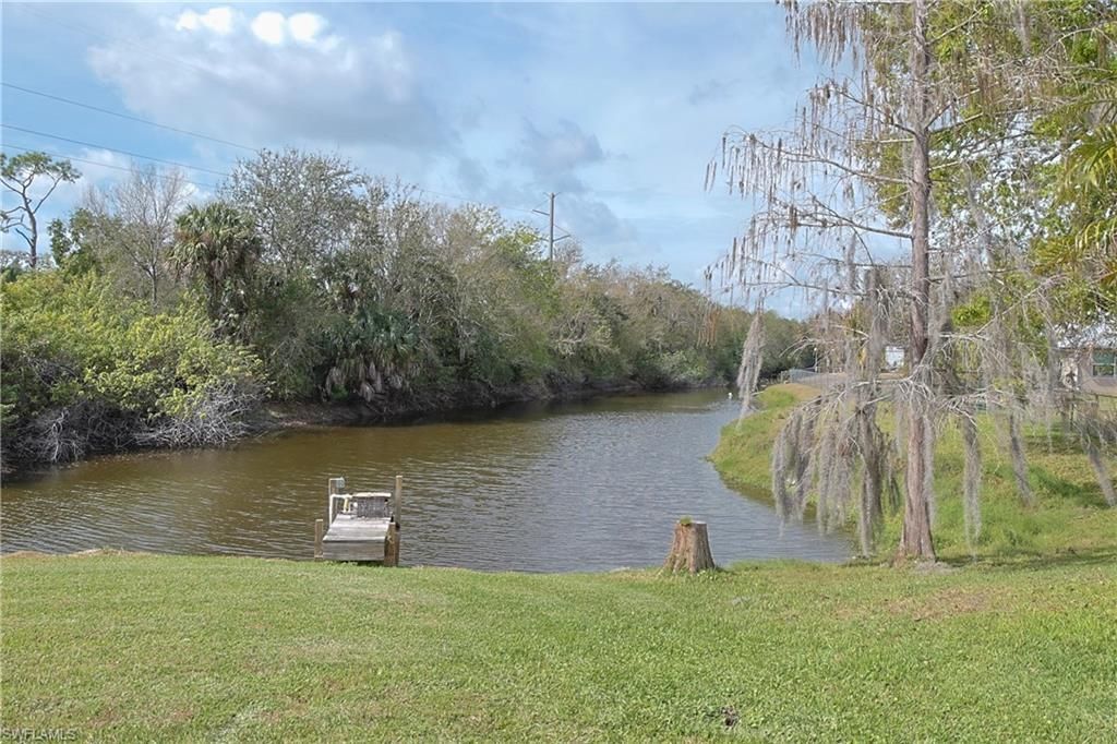 18105 Wells Rd, North Fort Myers, FL 33917 Photo