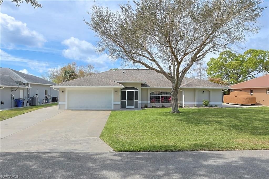 18105 Wells Rd, North Fort Myers, FL 33917 Photo