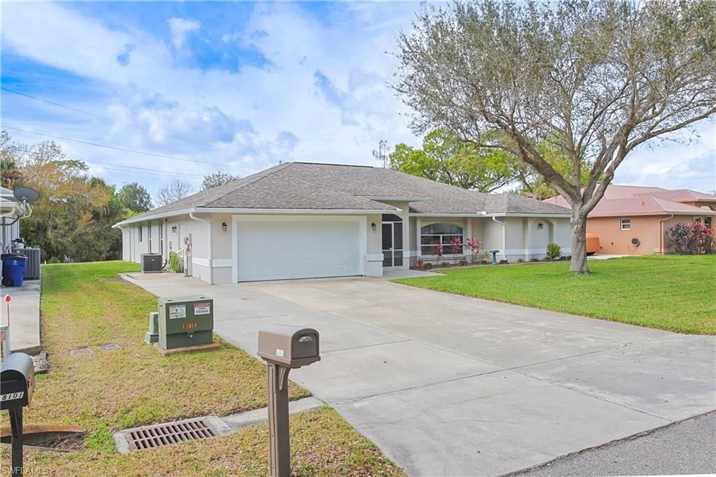 18105 Wells Rd, North Fort Myers, FL 33917 Photo