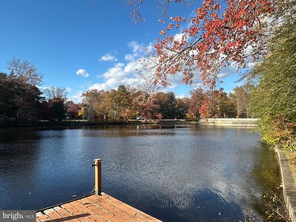 227 E LAKE BOULEVARD, MEDFORD, NJ 08055