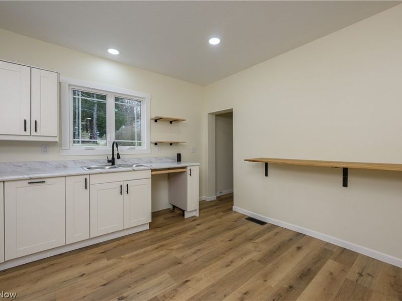 530 E High Street, Uhrichsville, OH 44683 Photo 13