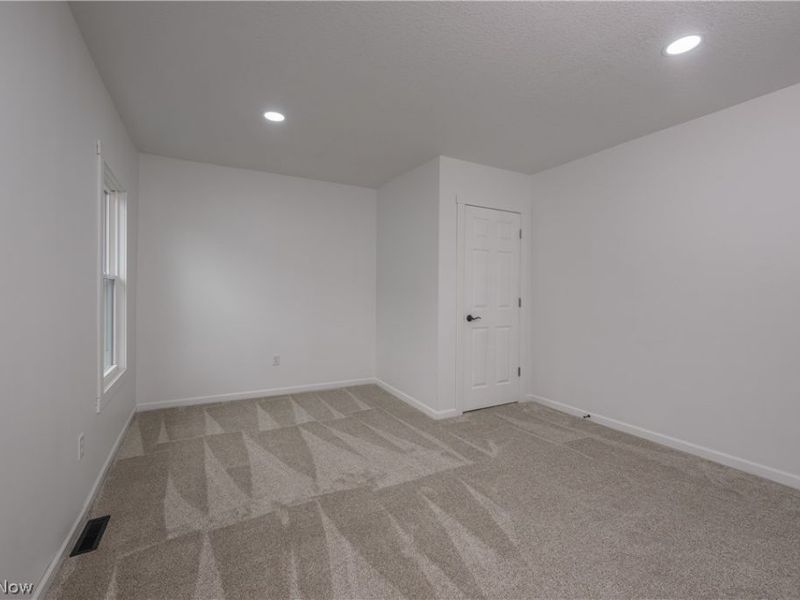 530 E High Street, Uhrichsville, OH 44683 Photo 17