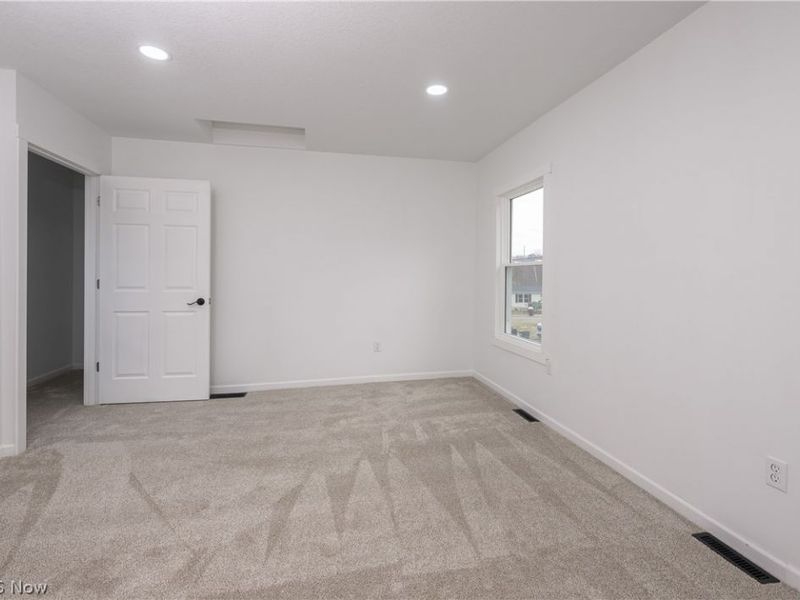 530 E High Street, Uhrichsville, OH 44683 Photo 18