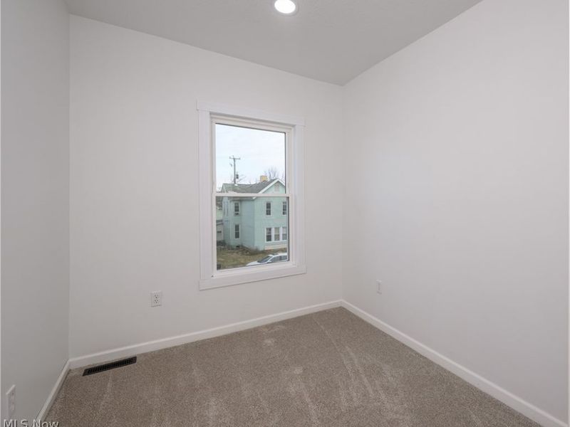 530 E High Street, Uhrichsville, OH 44683 Photo 20