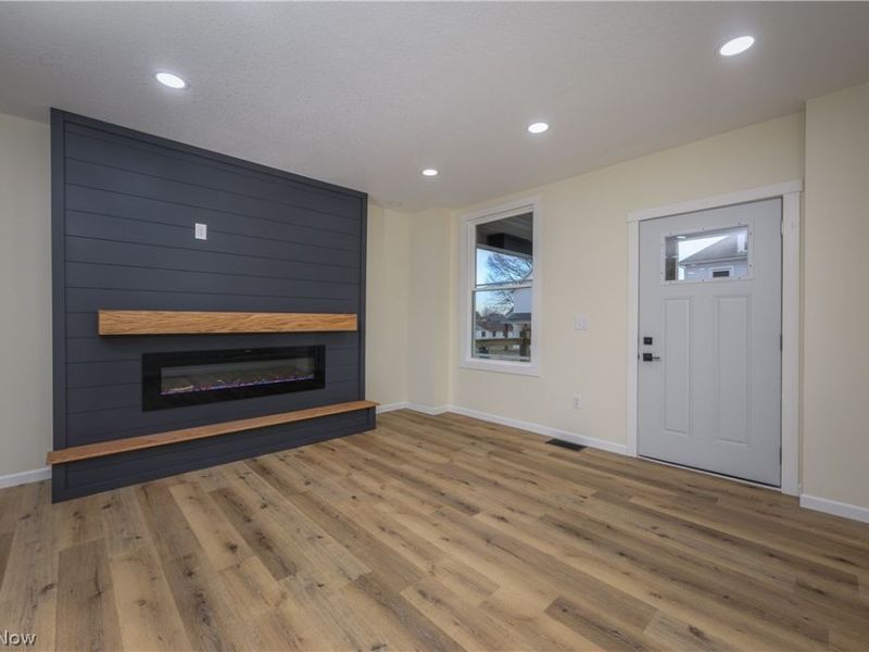 530 E High Street, Uhrichsville, OH 44683 Photo 7