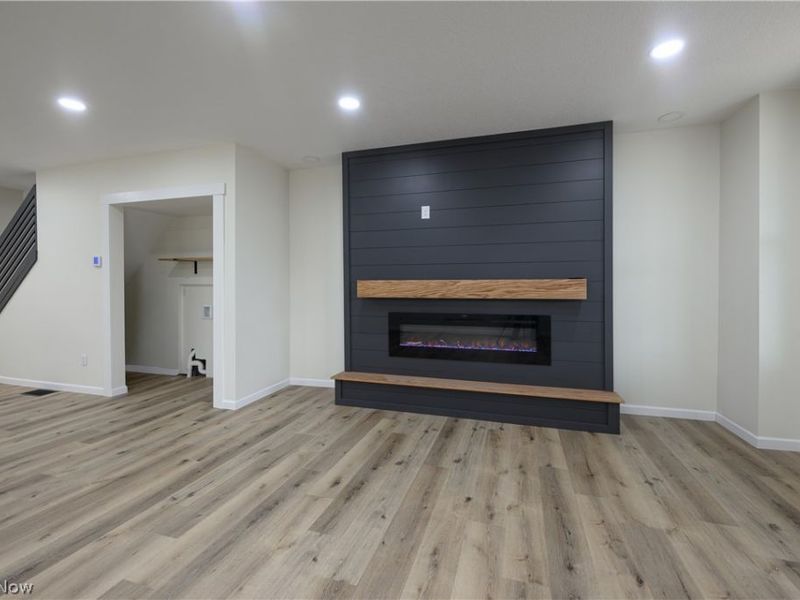 530 E High Street, Uhrichsville, OH 44683 Photo 8