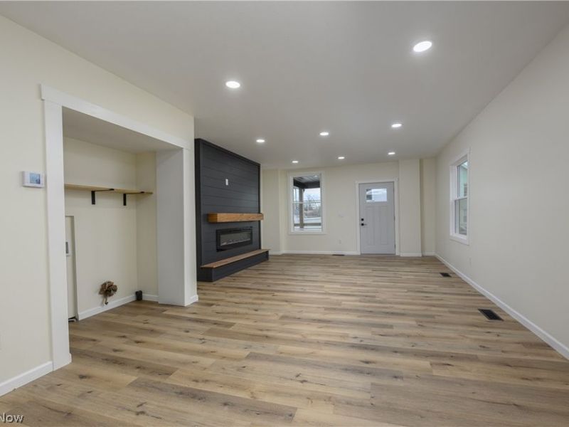 530 E High Street, Uhrichsville, OH 44683 Photo 9