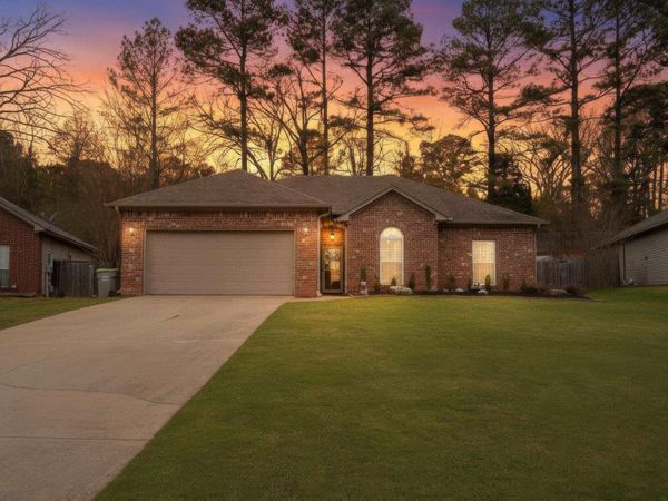 1210 Ridgecrest Drive, Benton, AR 72015