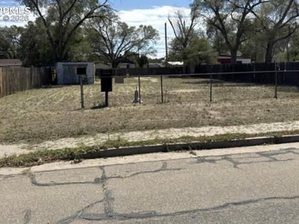 2028 E 11th Street, Pueblo, CO 81001