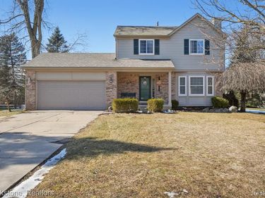 4207 Sunburst Avenue, Waterford Twp, MI 48329