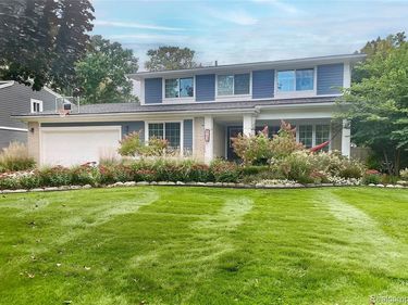 862 S Glenhurst Drive, Birmingham, MI 48009