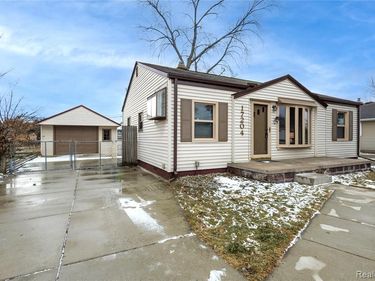 17204 Park Lane, Fraser, MI 48026