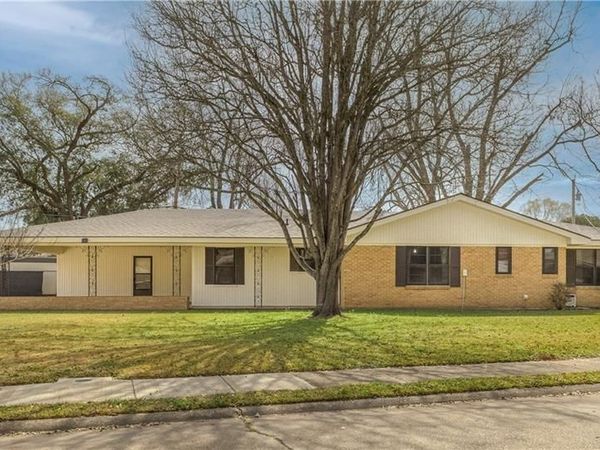 5619 W CIRCLE Drive, Alexandria, LA 71301