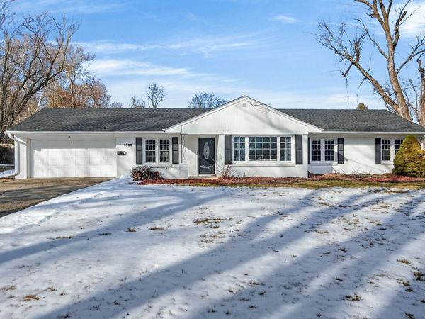 1605 Ashworth Road, West Des Moines, IA 50265