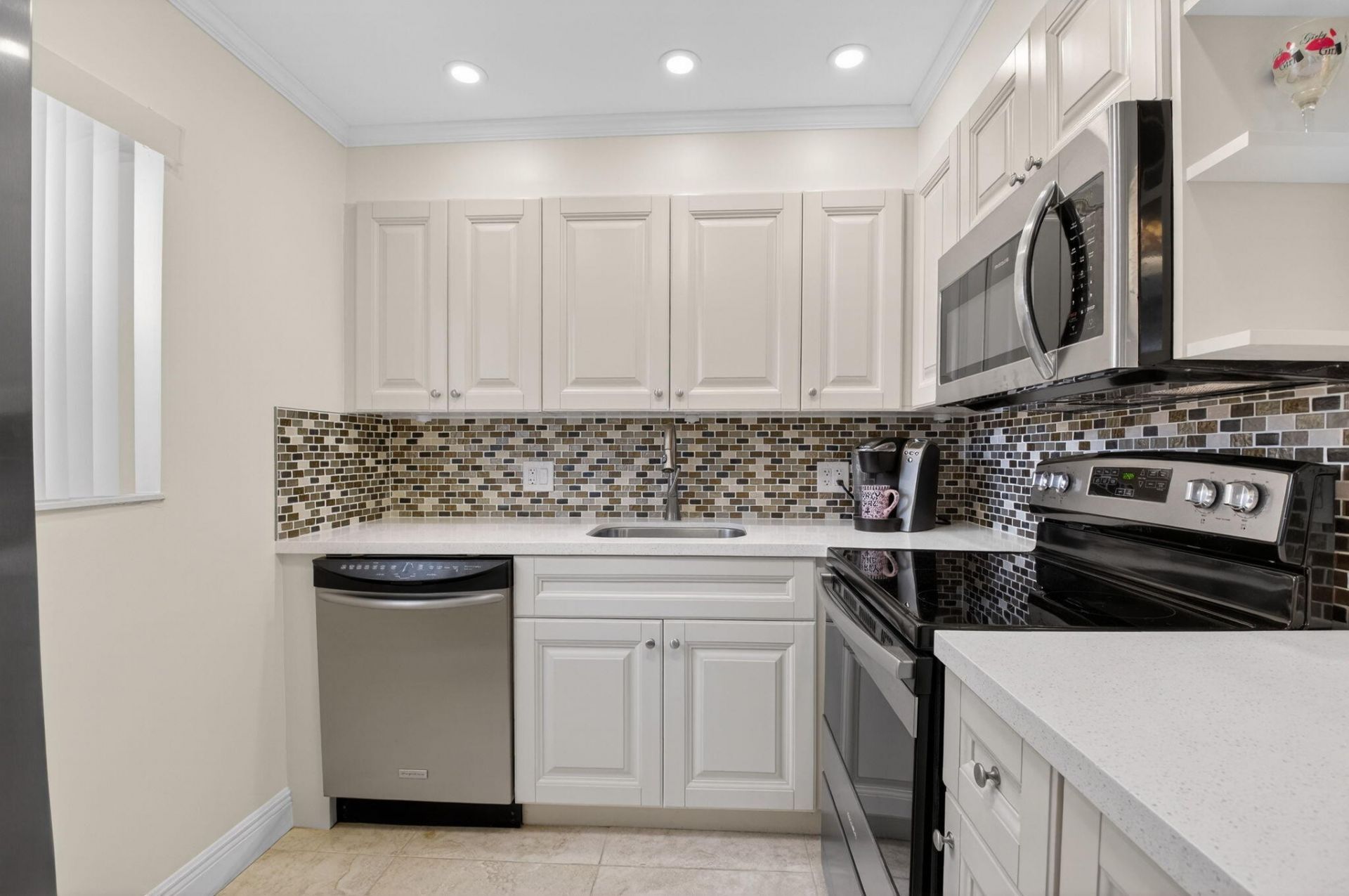 205 Flanders E, Delray Beach, FL 33484 Main Photo