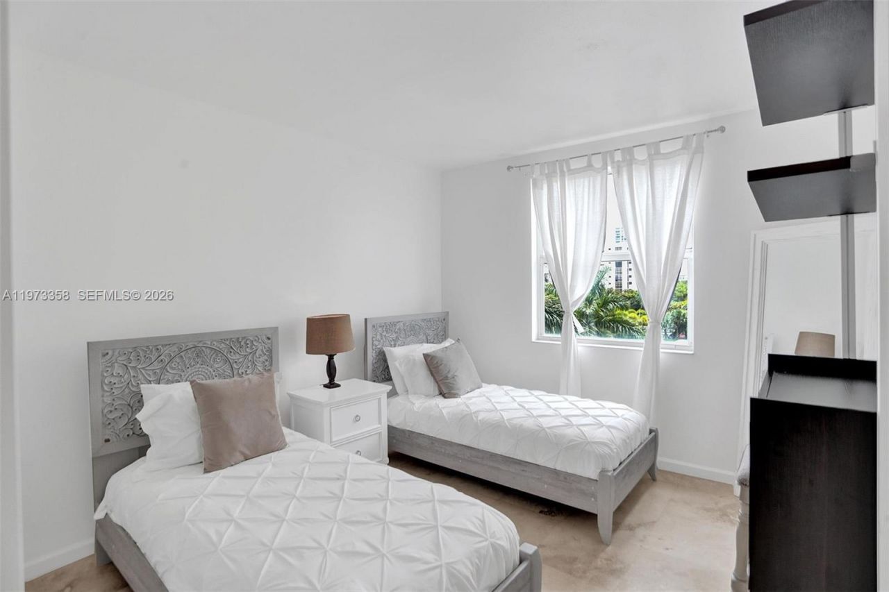 17100 N Bay Rd, Unit 1501, Sunny Isles Beach, FL 33160 Photo