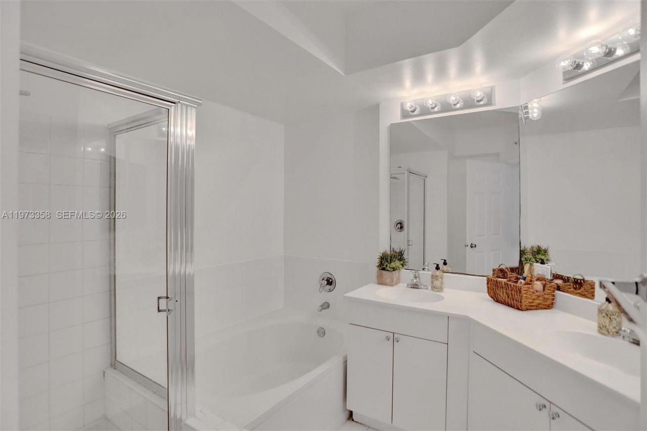 17100 N Bay Rd, Unit 1501, Sunny Isles Beach, FL 33160 Photo