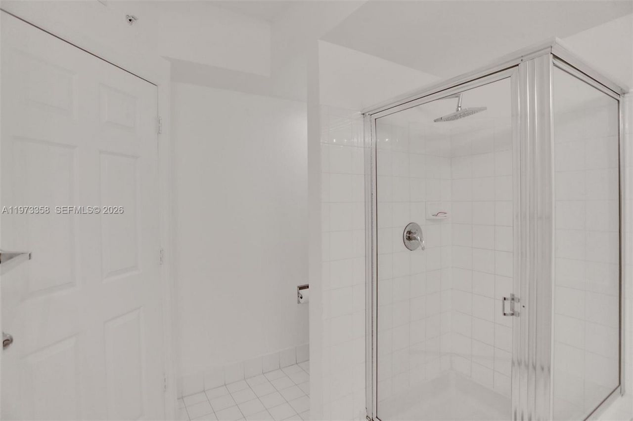 17100 N Bay Rd, Unit 1501, Sunny Isles Beach, FL 33160 Photo