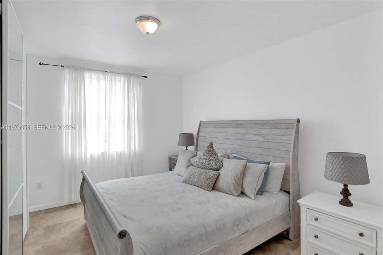 17100 N Bay Rd, Unit 1501, Sunny Isles Beach, FL 33160 Photo