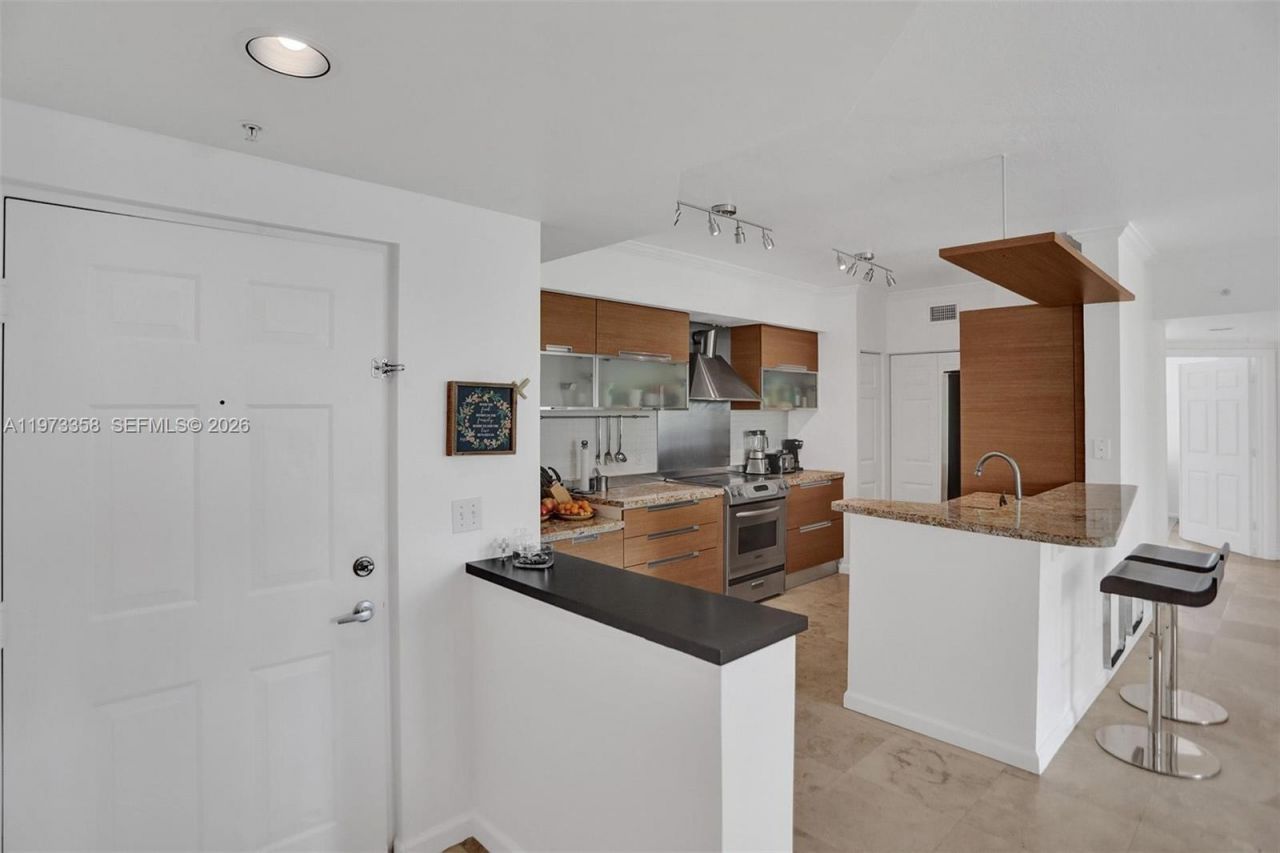 17100 N Bay Rd, Unit 1501, Sunny Isles Beach, FL 33160 Photo