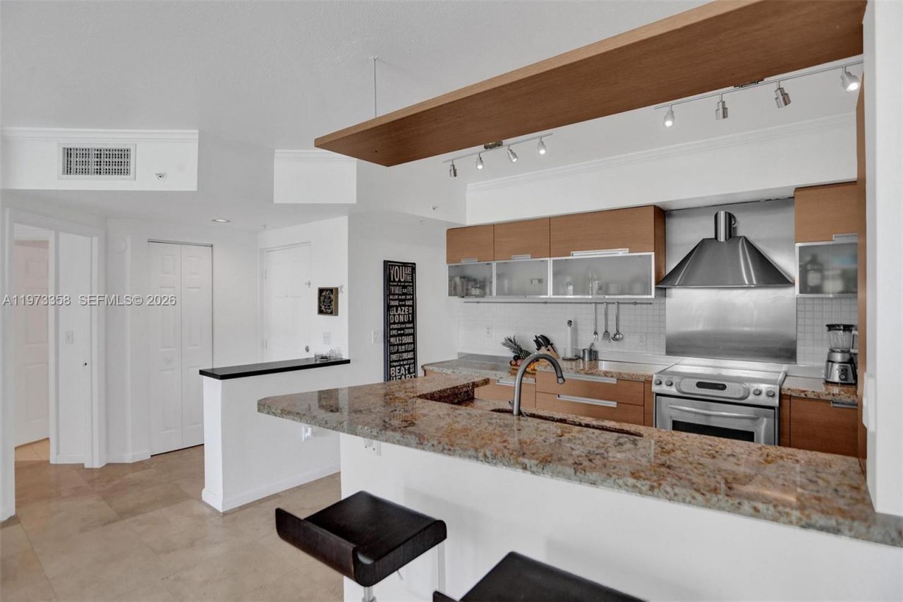 17100 N Bay Rd, Unit 1501, Sunny Isles Beach, FL 33160 Photo