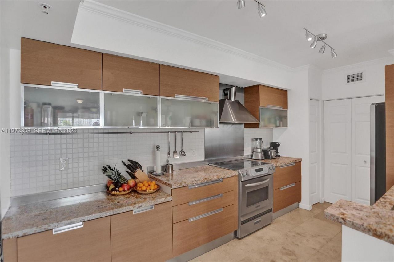 17100 N Bay Rd, Unit 1501, Sunny Isles Beach, FL 33160 Photo