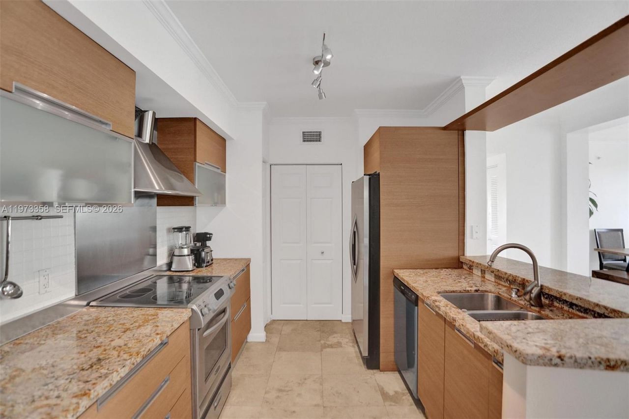 17100 N Bay Rd, Unit 1501, Sunny Isles Beach, FL 33160 Photo