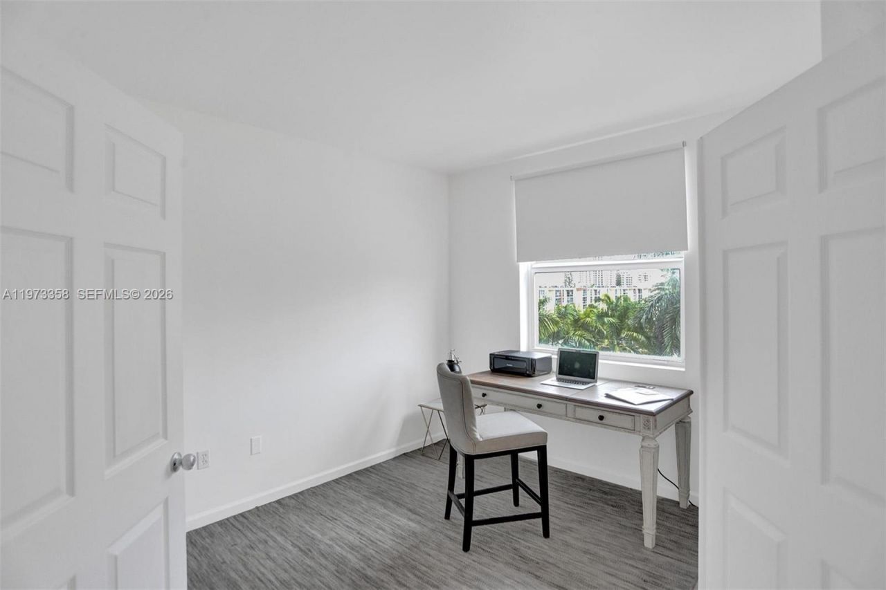 17100 N Bay Rd, Unit 1501, Sunny Isles Beach, FL 33160 Photo