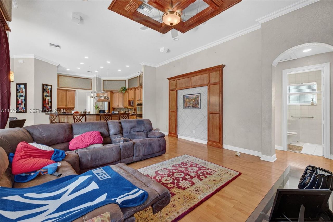 3792 Churchill Downs Dr , Davie, FL 33328 Photo