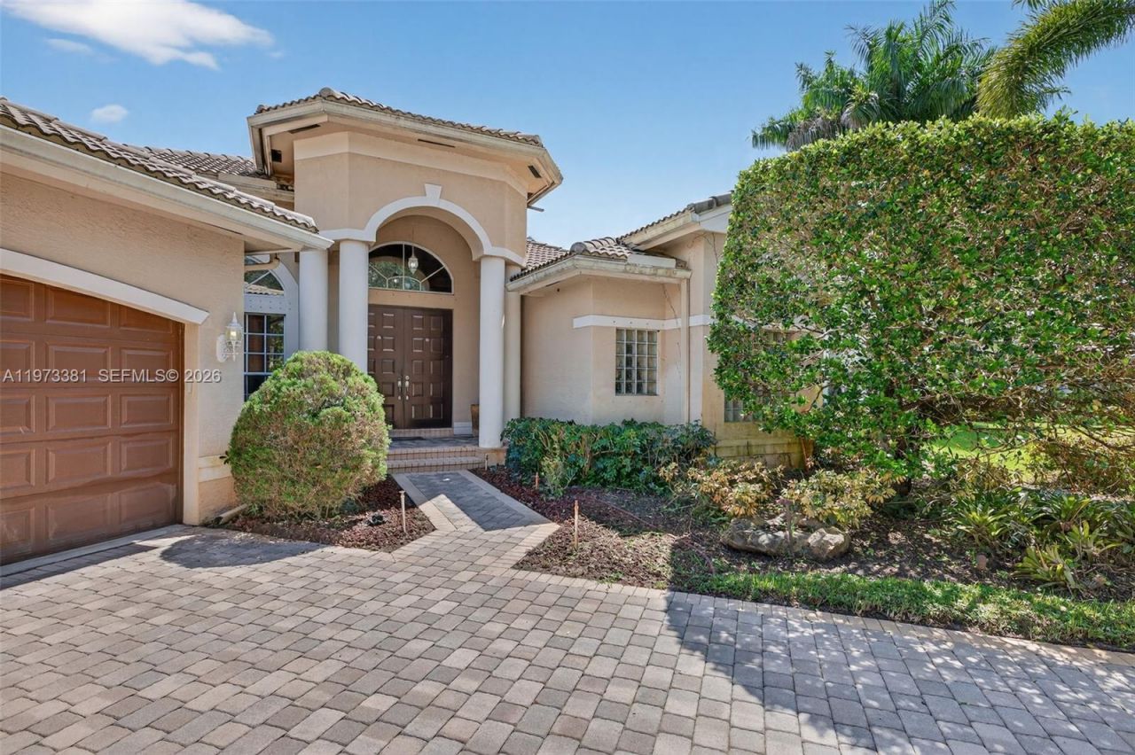 3792 Churchill Downs Dr , Davie, FL 33328 Photo