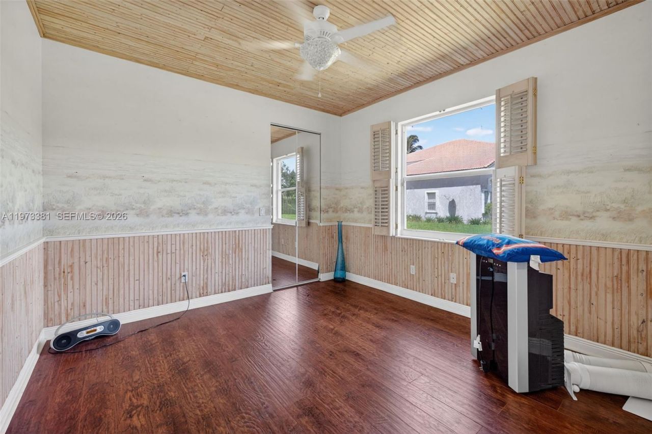 3792 Churchill Downs Dr , Davie, FL 33328 Photo