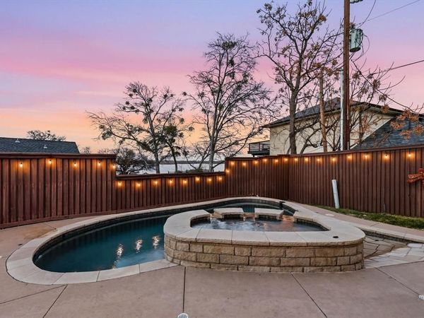 6 Horseshoe Drive, Highland Village, TX 75077