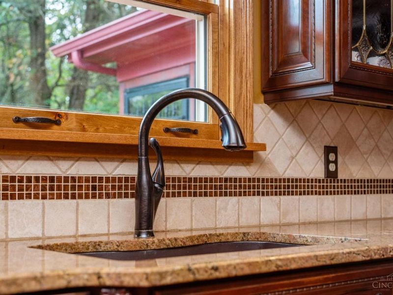 2214 Trappers Knoll Drive, Batavia Twp, OH 45103 Photo 9