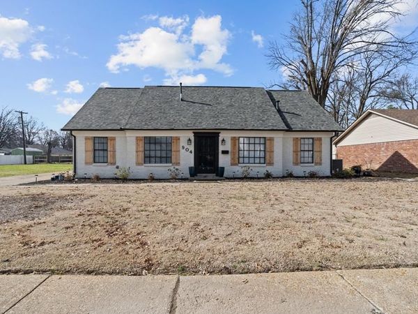 904 S Roselawn Drive, West Memphis, AR 72301