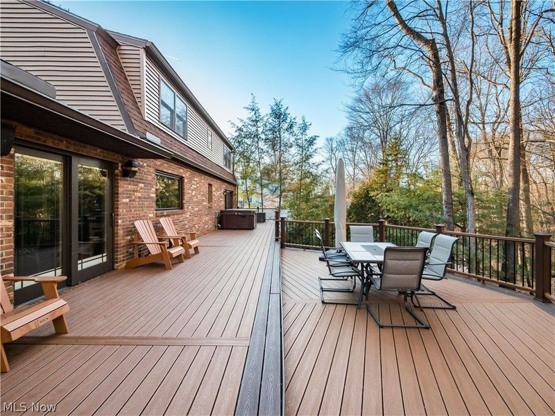 905 Center Court, Zanesville, OH 43701 Photo 2