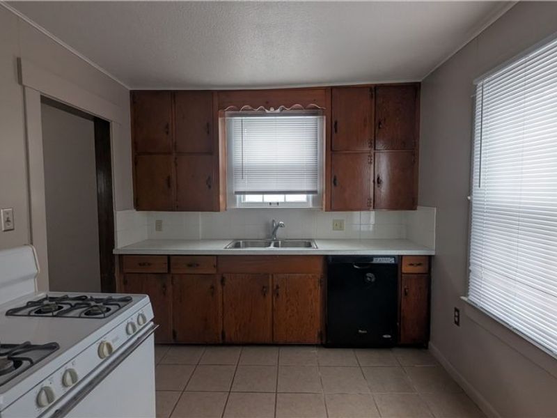 605 17th Street NW, Canton, OH 44703 Photo 3