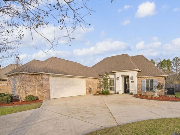 8135 Lavender Dr, Baton Rouge, LA 70818