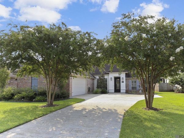 8135 Lavender Dr, Baton Rouge, LA 70818